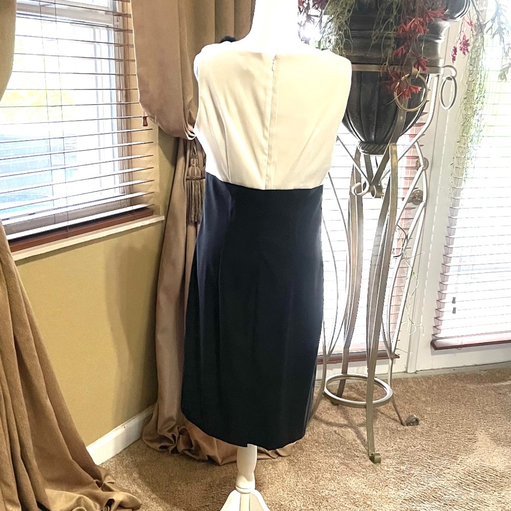 Dress - Picture 2 of 9